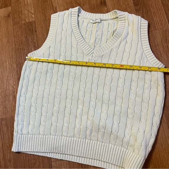 Brandy Melville Light Green 100% Cotton V-Neck Sweater Vest - Picture 5 of 7